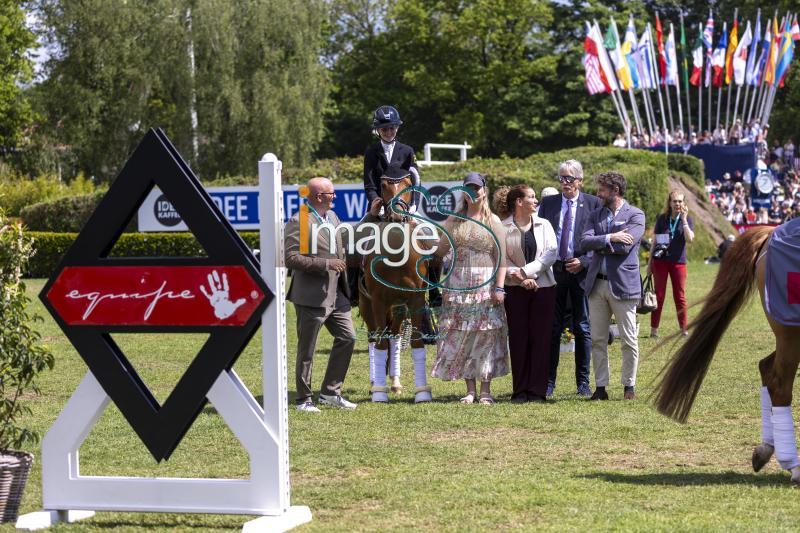 dressage PrizeGiving_Hamburg_20240512_SS350509.jpg